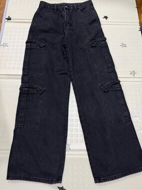 SHEIN Black Relaxed Cargo Jeans with Utility Pockets